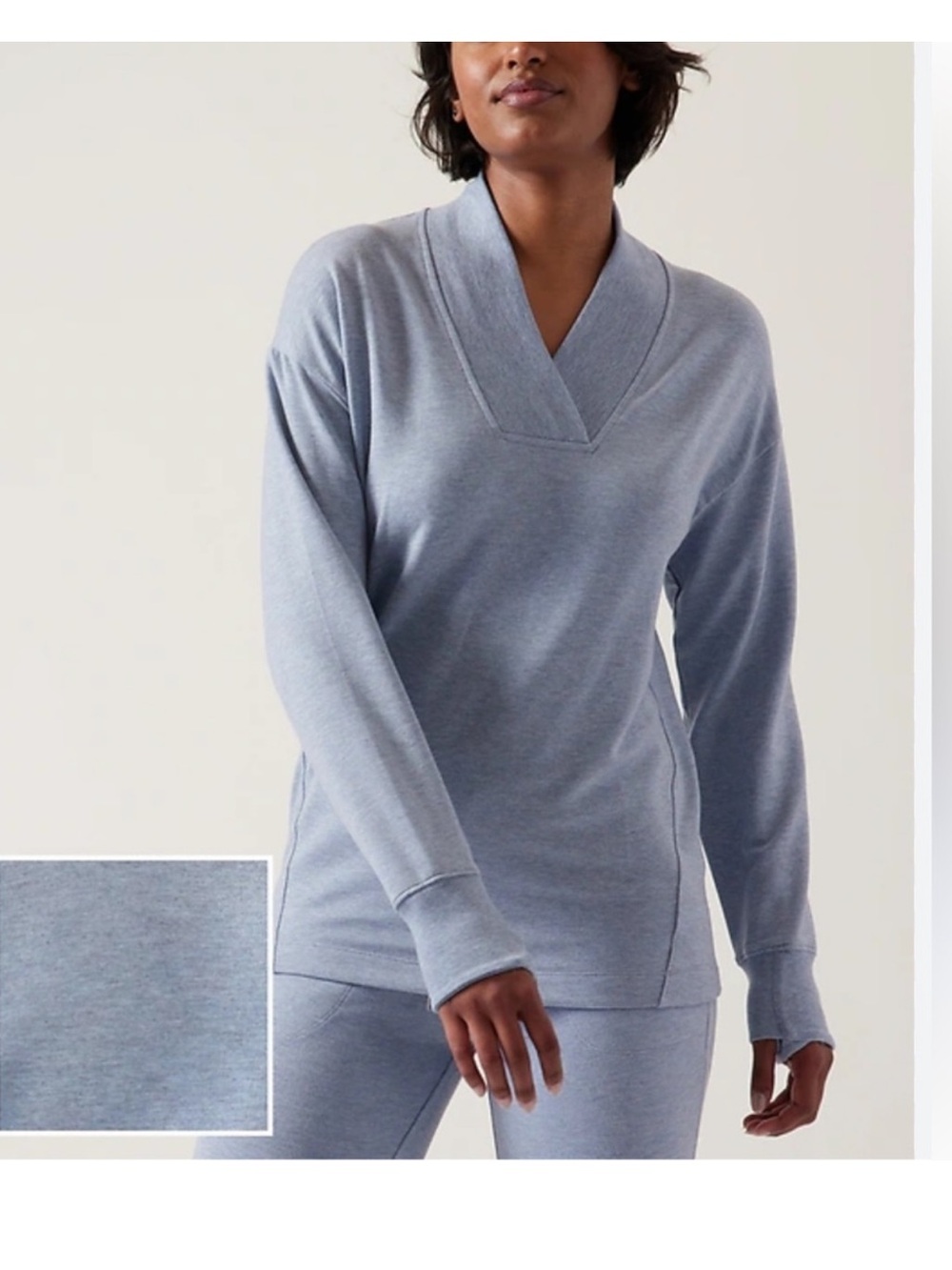 Athleta Clarity V-Neck Sweatshirt
Small Heron Blue Pullover 466781-02
